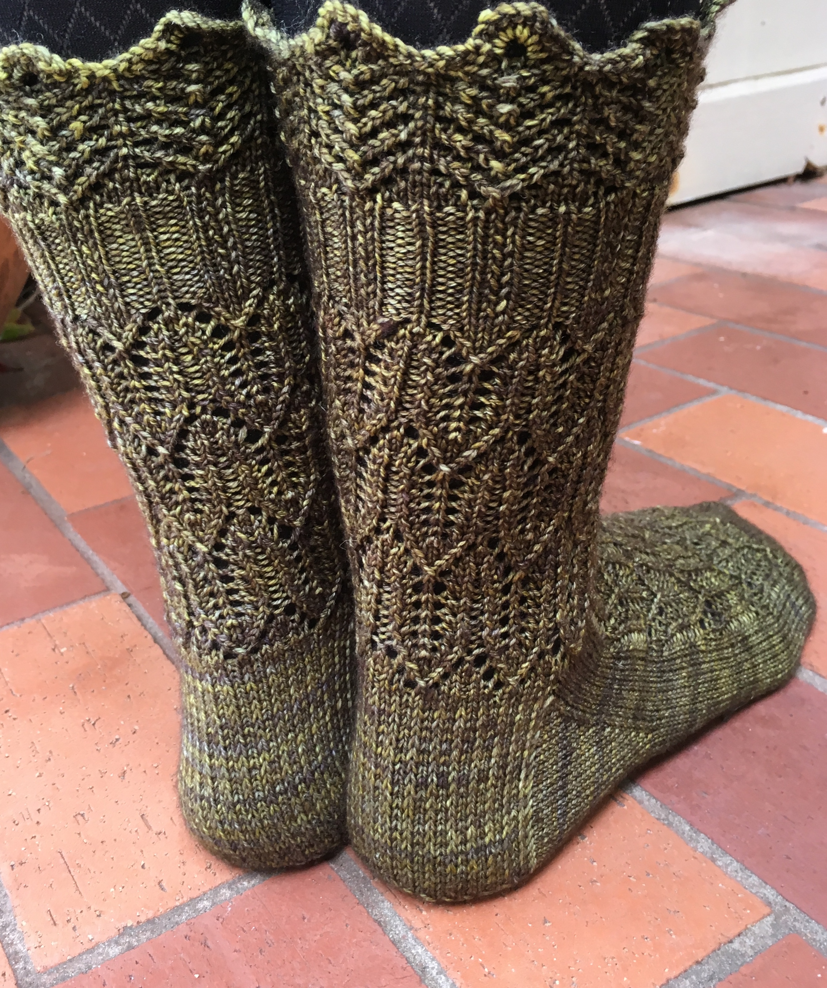 Lacy Socks: my not so secret passion – Lizzie Knitzz